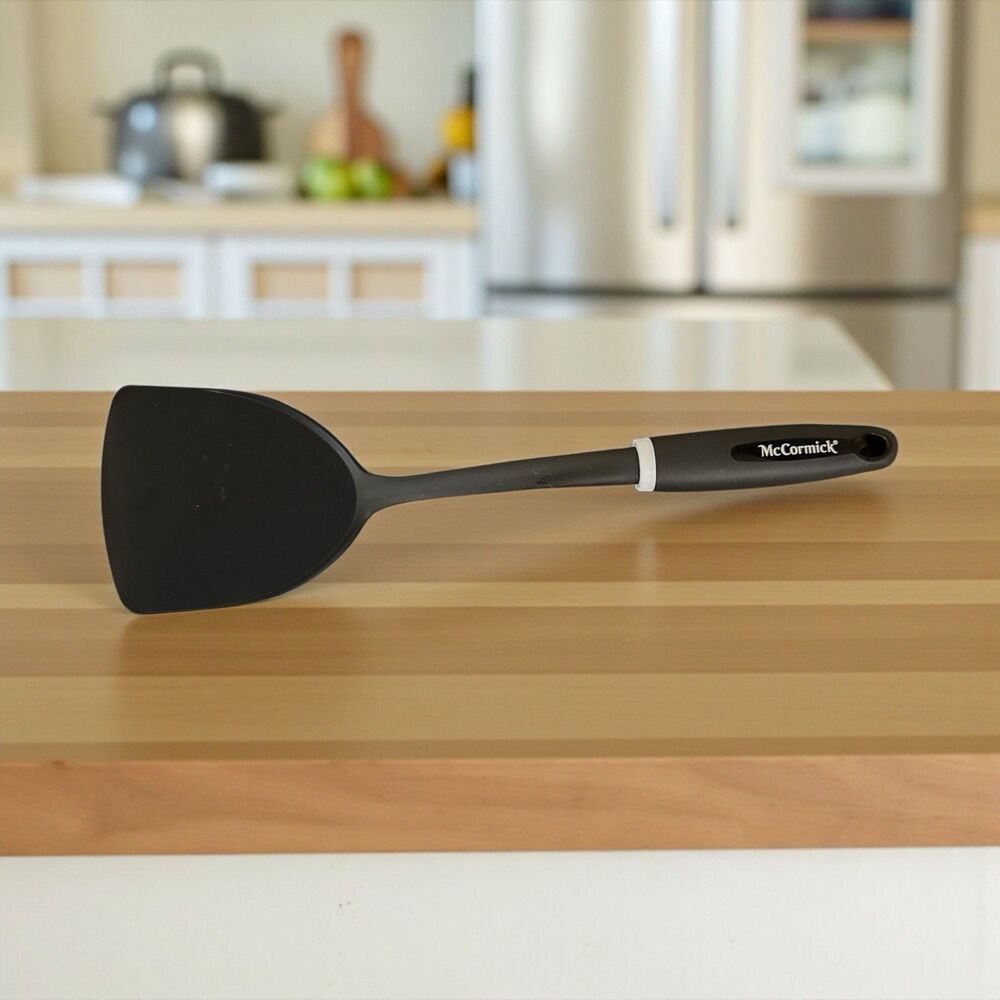 McCormick Plastic Pancake Kitchen Solid turner 14" long x 4" wide Black
